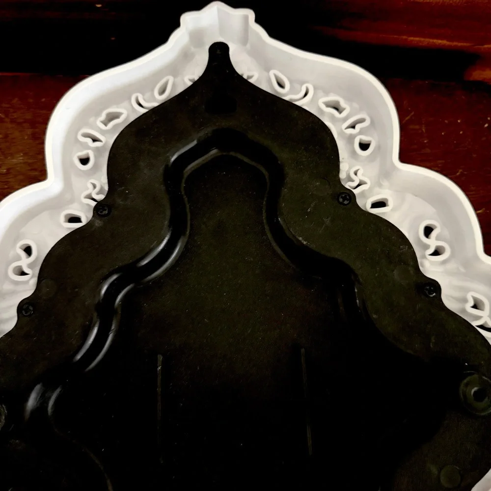 White Victorian Vintage Style Mirror Ornate Wall Hanging Heavy Plastic 10x14”